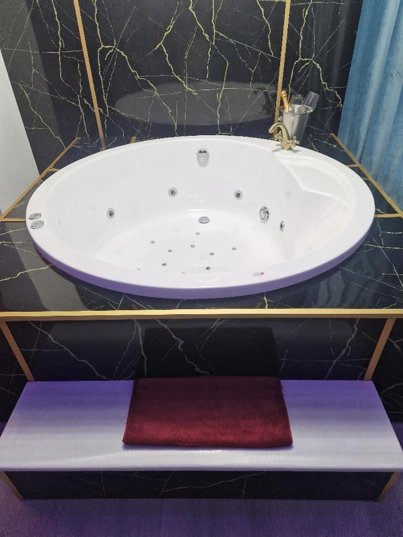 Afi Discret Jacuzzi Apartamento Bucareste Exterior foto